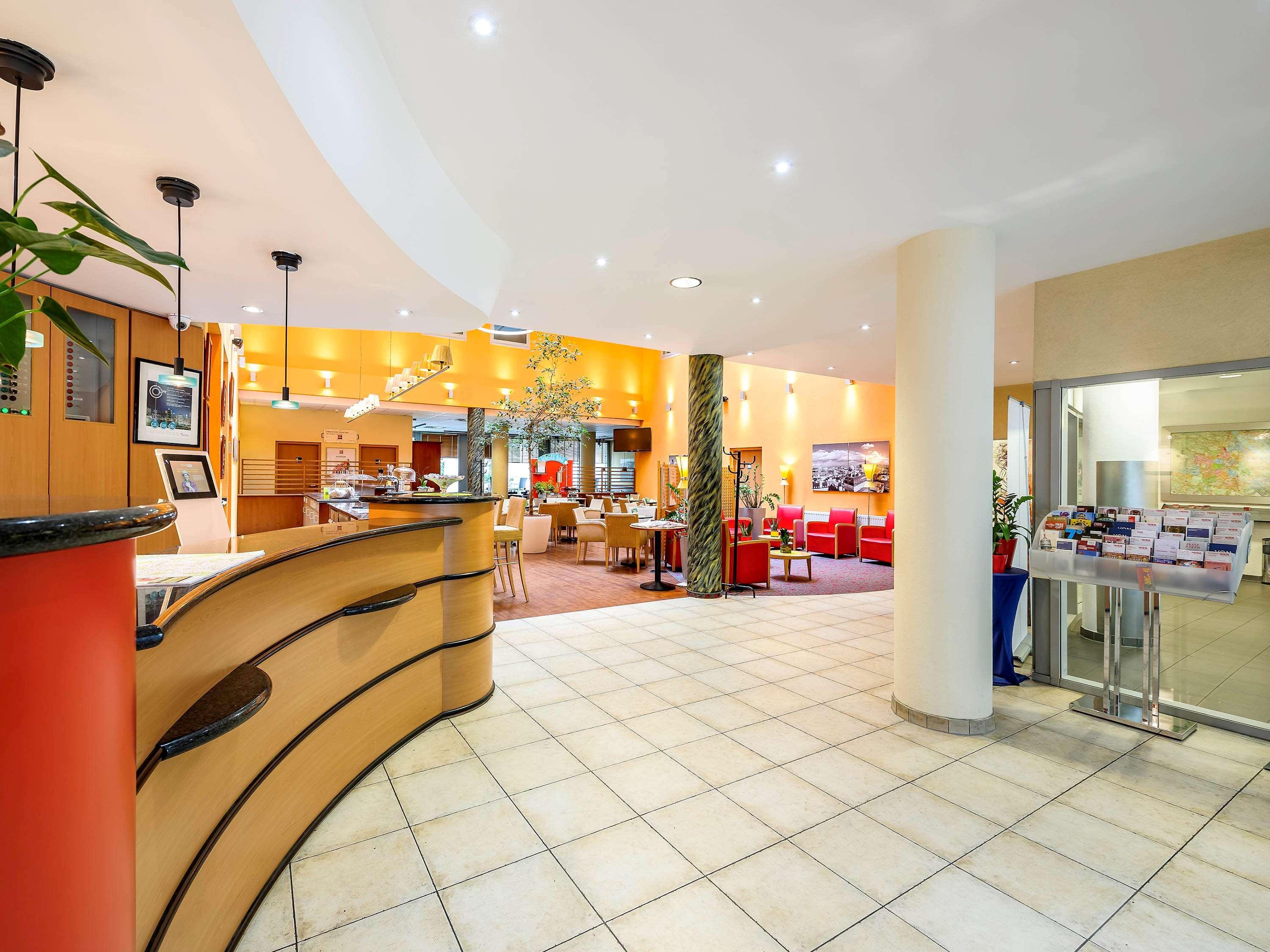 Ibis Wien City Bagian luar foto