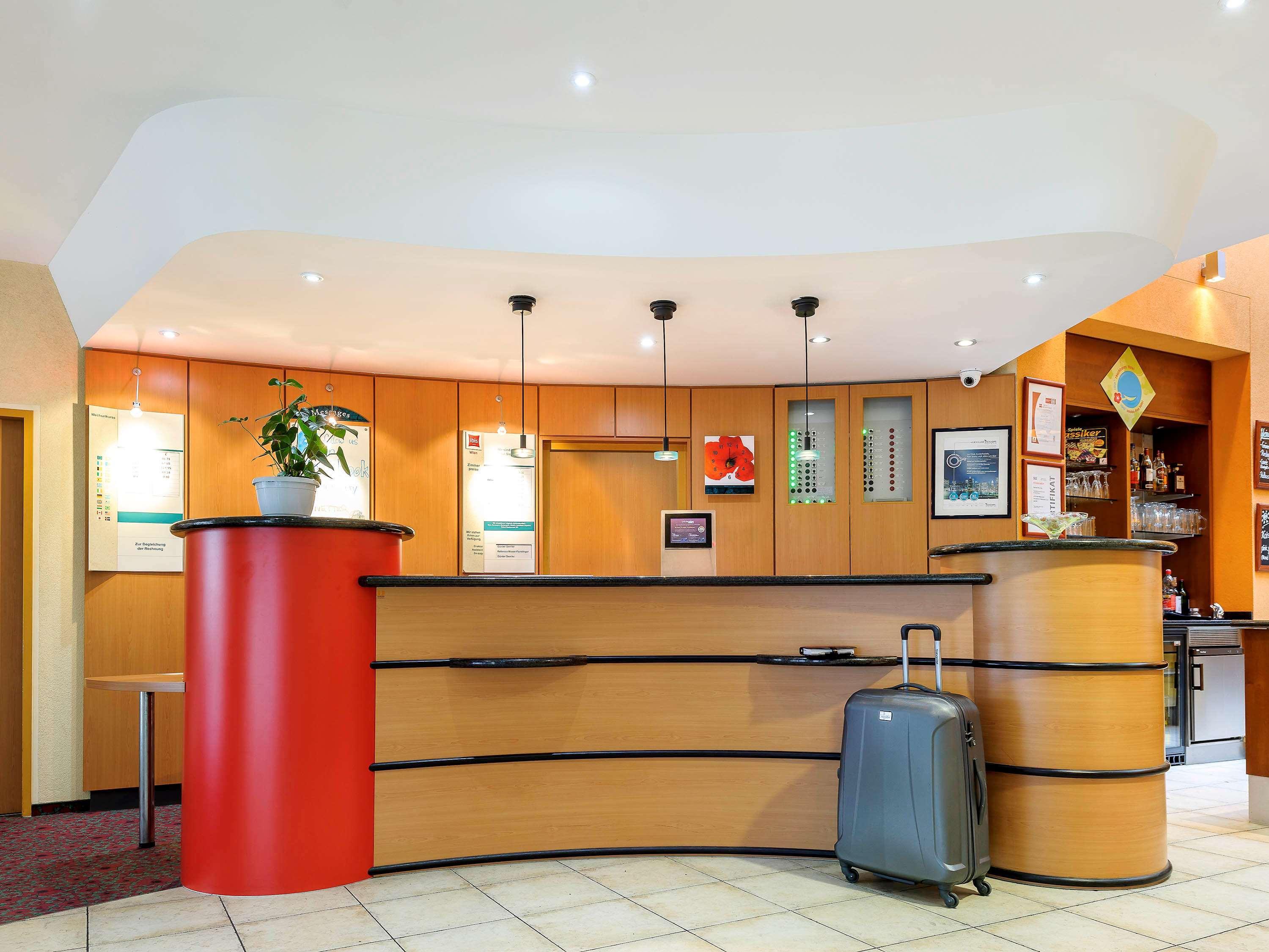 Ibis Wien City Bagian luar foto