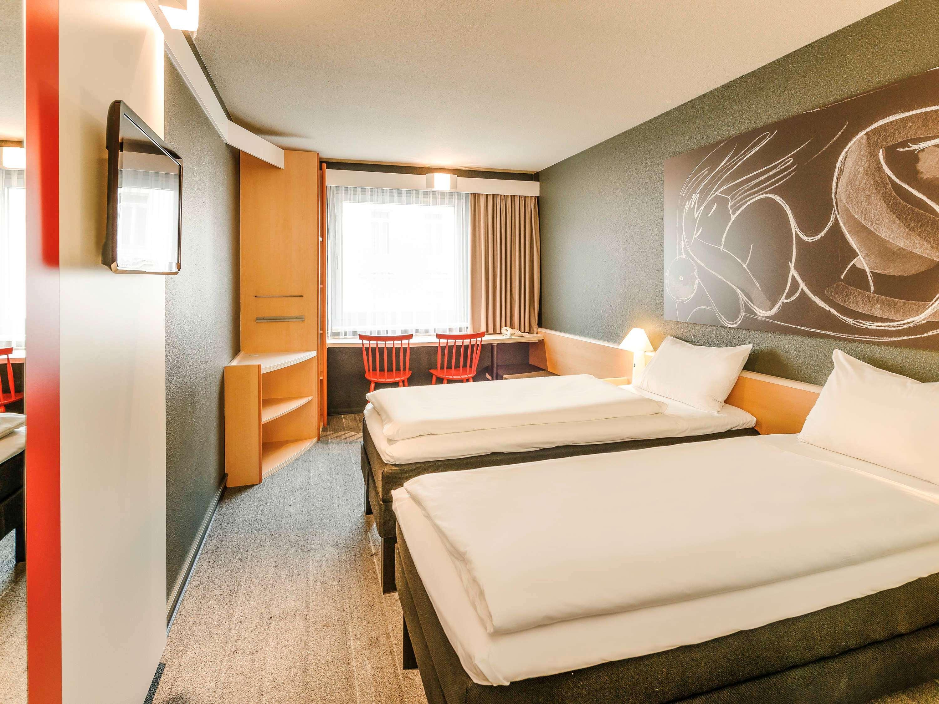 Ibis Wien City Bagian luar foto