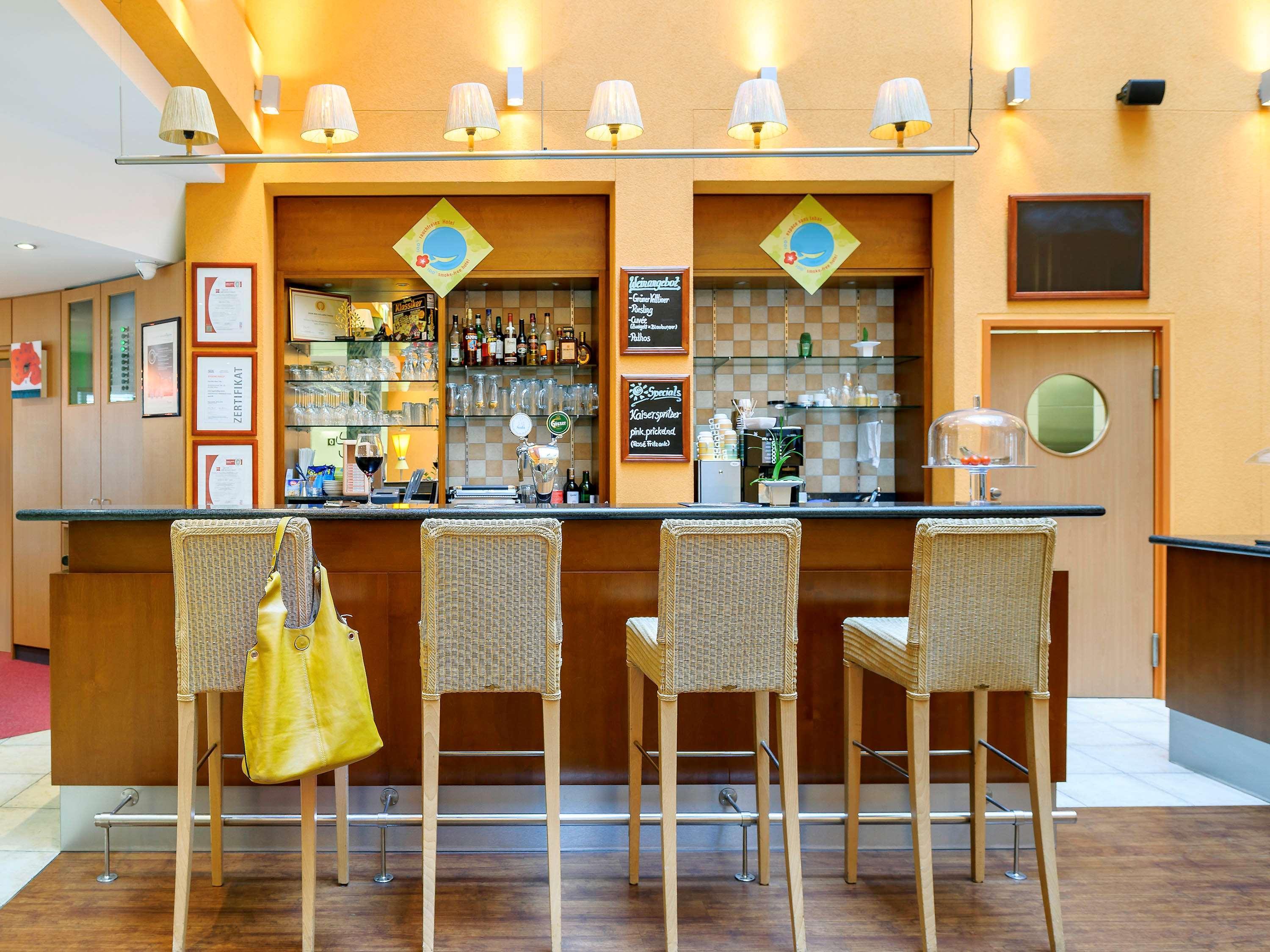 Ibis Wien City Bagian luar foto