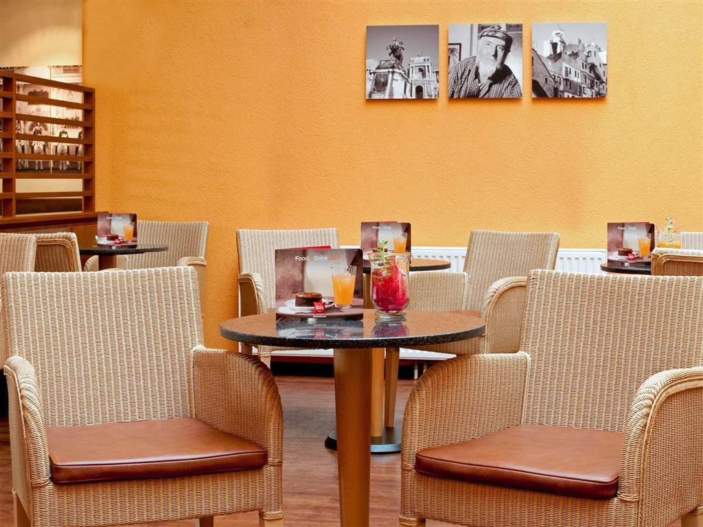 Ibis Wien City Bagian luar foto