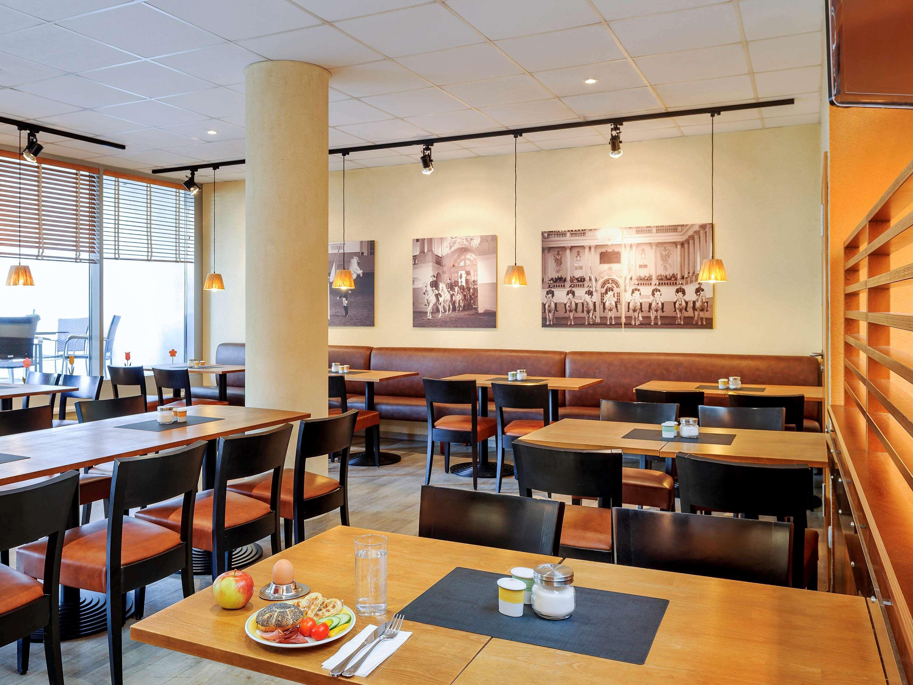 Ibis Wien City Bagian luar foto