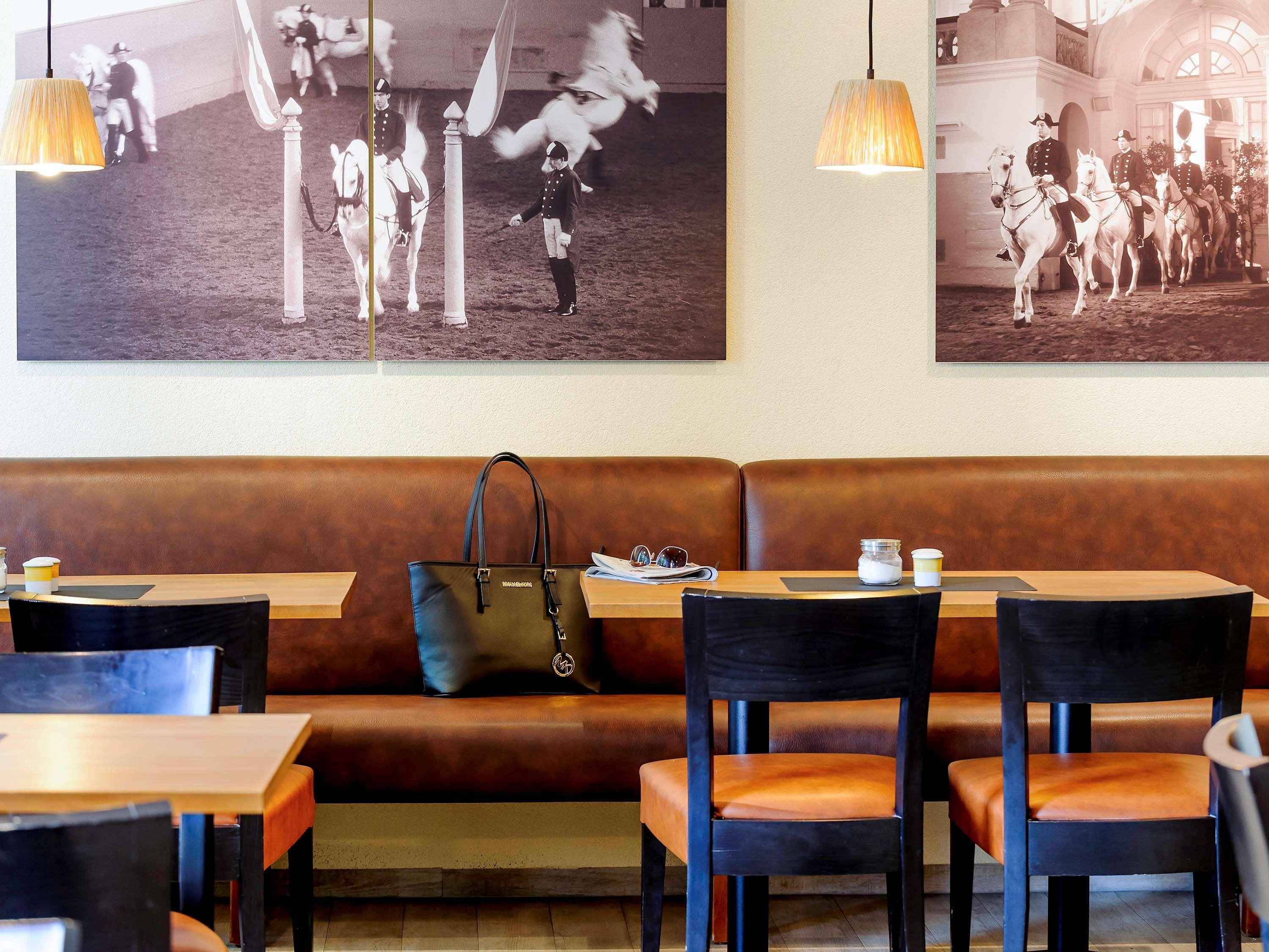 Ibis Wien City Bagian luar foto