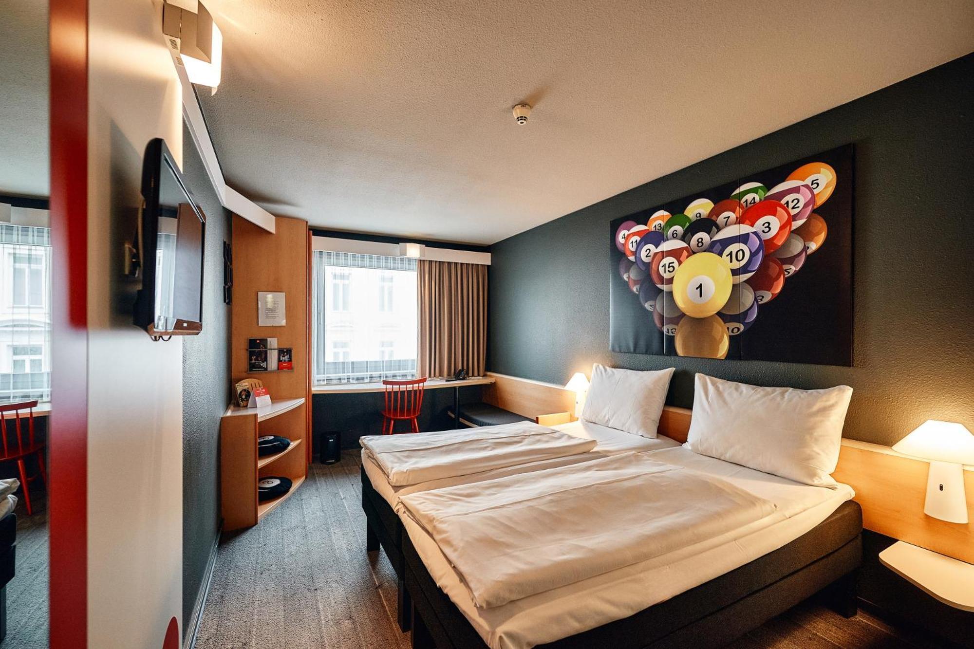 Ibis Wien City Bagian luar foto