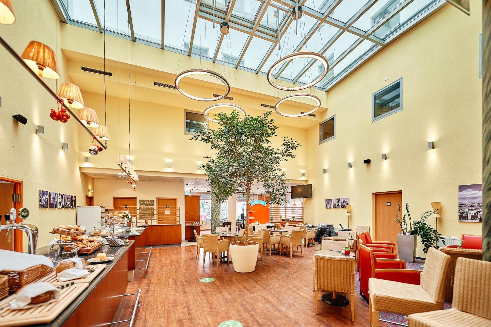 Ibis Wien City Bagian luar foto