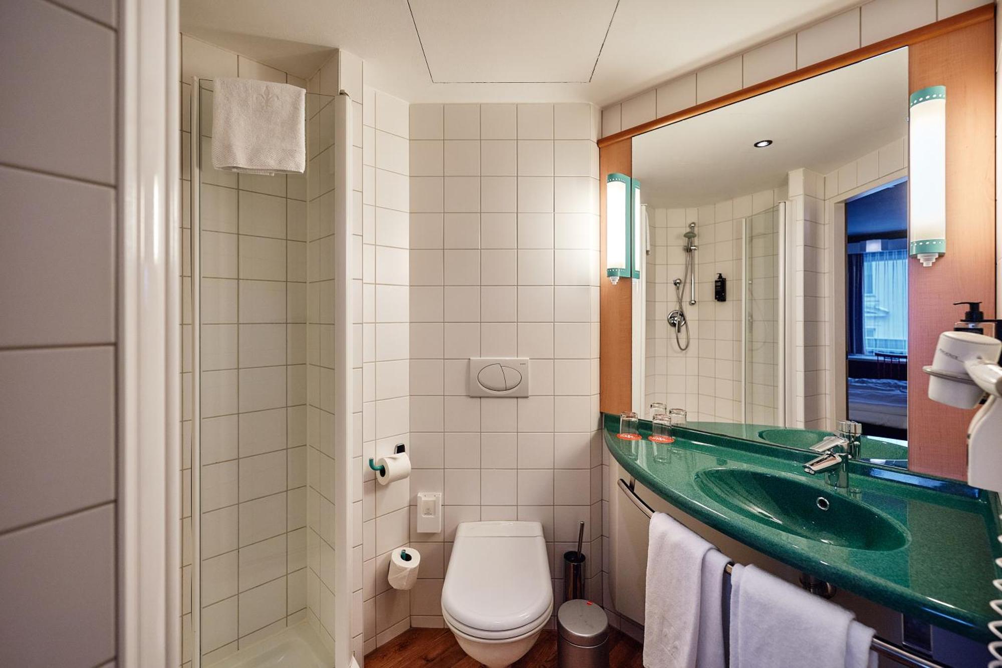 Ibis Wien City Bagian luar foto