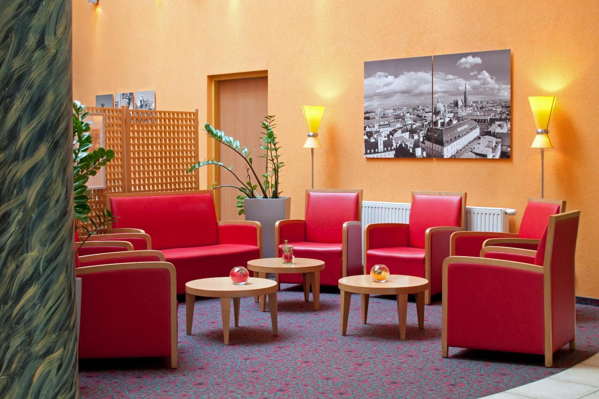 Ibis Wien City Bagian luar foto