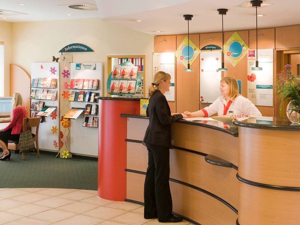Ibis Wien City Bagian luar foto