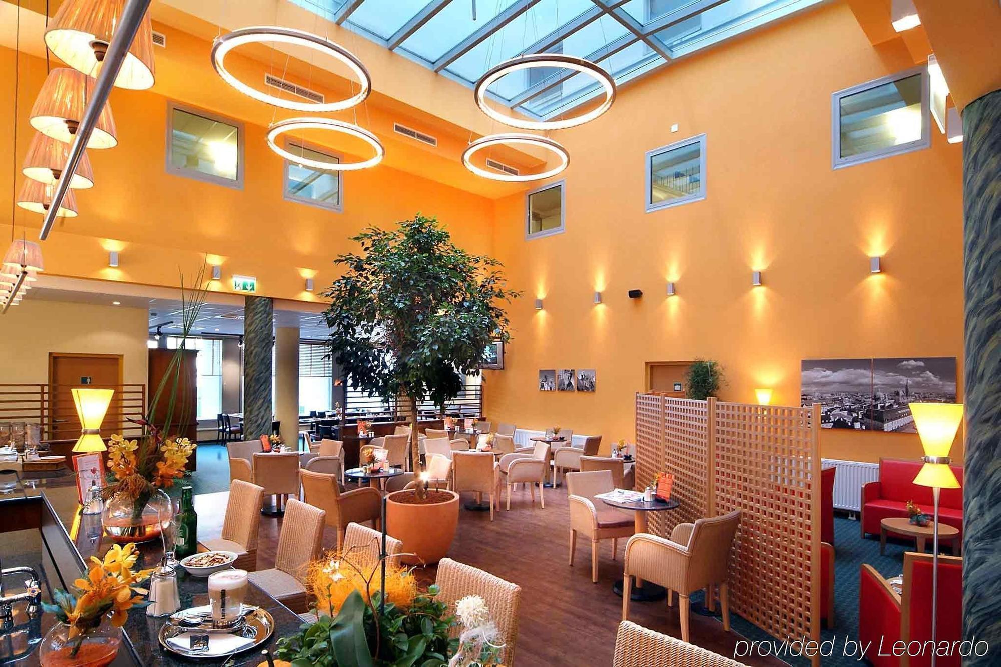 Ibis Wien City Bagian luar foto